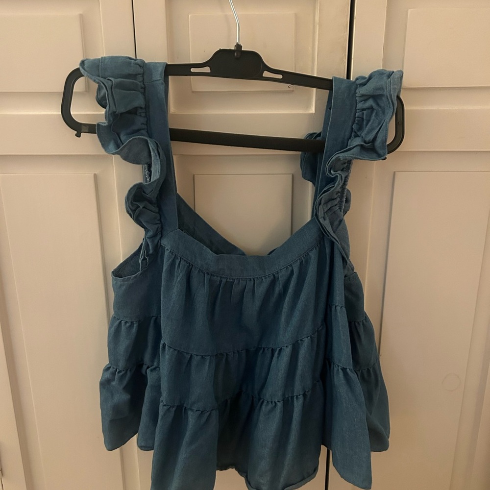 Francesca’s Amy Tiered Flutter Sleeve Blouse, Size Medium, Retails for $46